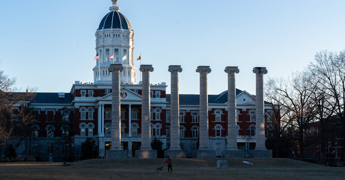 加拿大移民 - 美國線上碩士 vs 加拿大境內碩士：移民路徑的完整差異比較