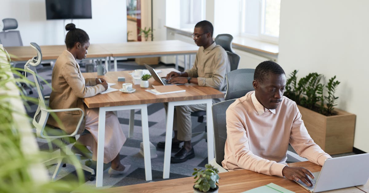 職涯規劃 - 職涯轉型後的身份重建：從員工到顧問、從專業到董事