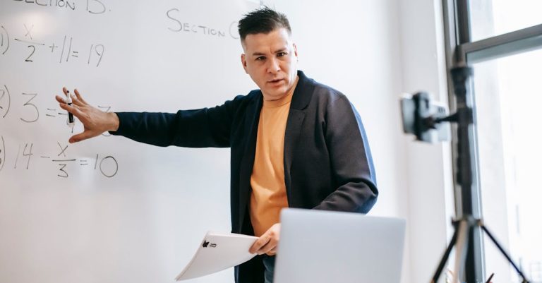 2026 在職進修完整指南：碩士在職專班、線上碩士、EMBA 全比較